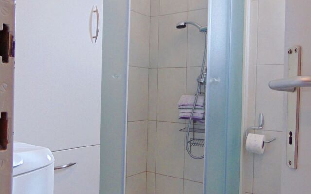 Apartment Vin - excellent location and close to the sea A Postira, Island Brac