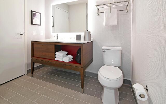 Holiday Inn Hotel & Suites Calgary Airport North by IHG