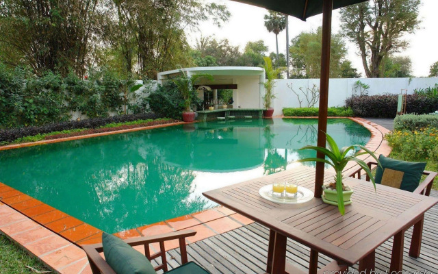 AMATAO Tropical Residence