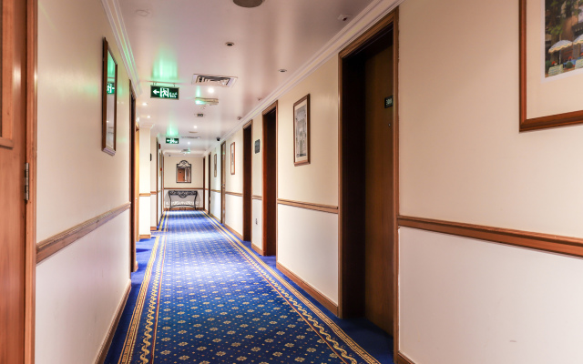 City Plaza Hotel