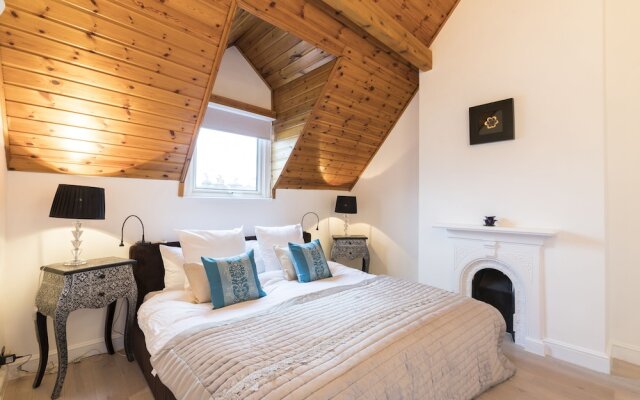 Dazzling 2br Flat Near by East Putney Station