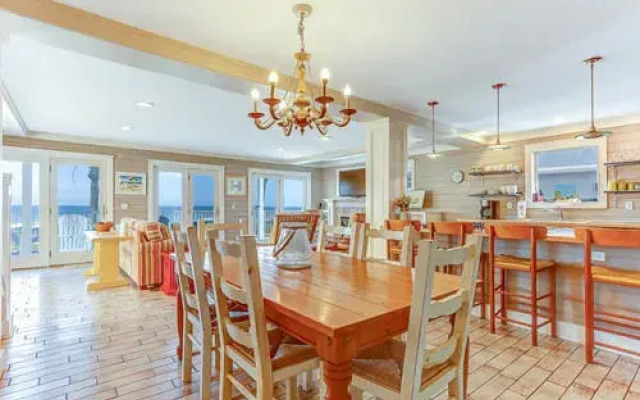 2282 South Fletcher