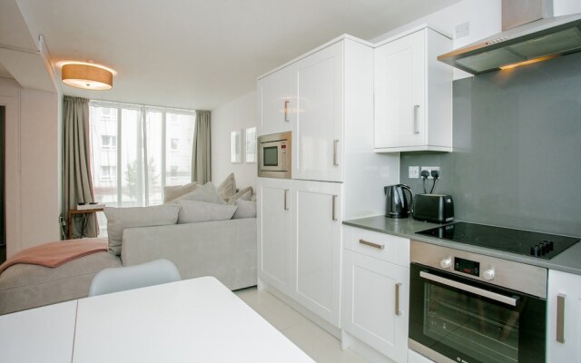 Modern 2 Bedroom Flat In Greenwich