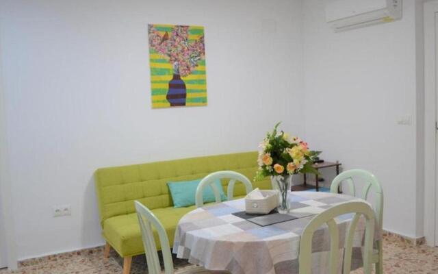 Beautiful 1 Bedroom Apartment With Gallery and Air Conditioning Cb6yr