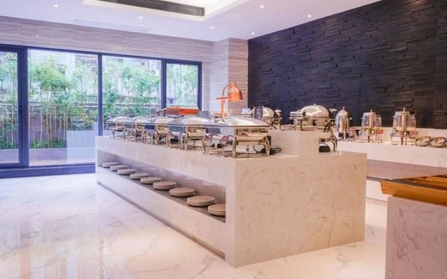 Paco Hotel Guangzhou Tiyu Xilu Metro Station Branch
