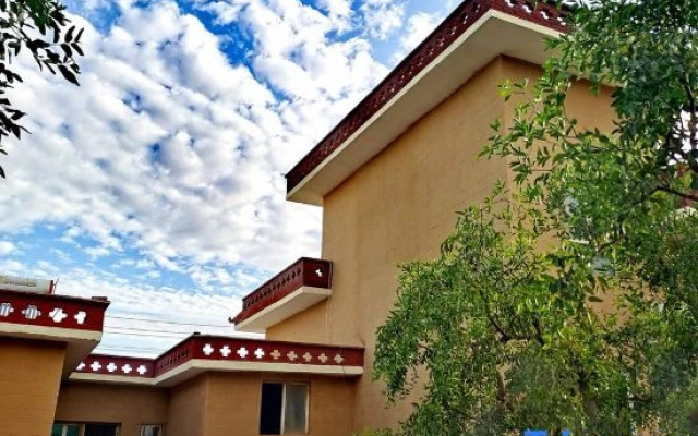 Ruoqilou Lanqi Tiao Homestay