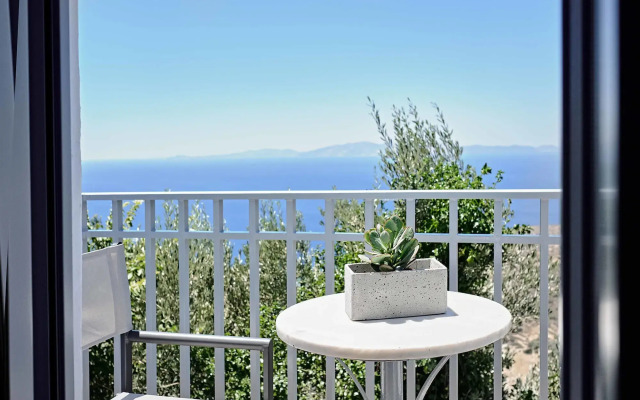 Living Theros Luxury Suites