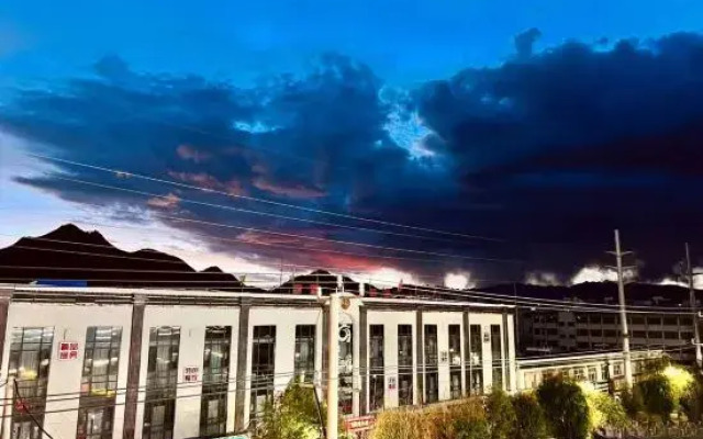 Shigatse Tangka Hotel