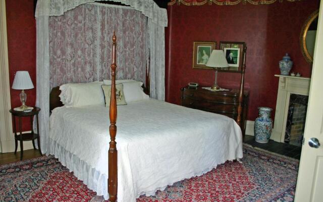 Mayhurst Inn