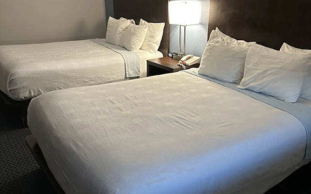 Sugar Creek Inn & Suites