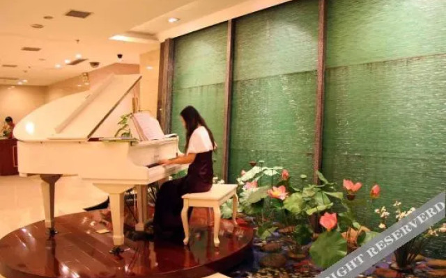 Yueyang Huatian Hotel