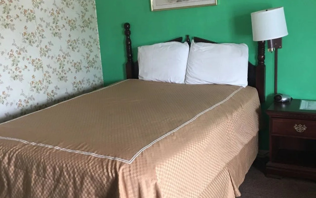 Traveler's Inn Motel