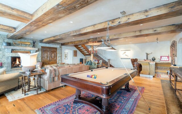 Hilltop Hideaway by Exceptional Stays