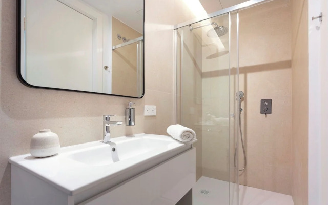 Bright Apartment in Seville. Tomás de Ibarra II