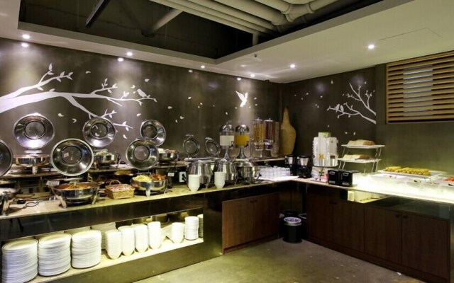 Rich Diamond Hotel