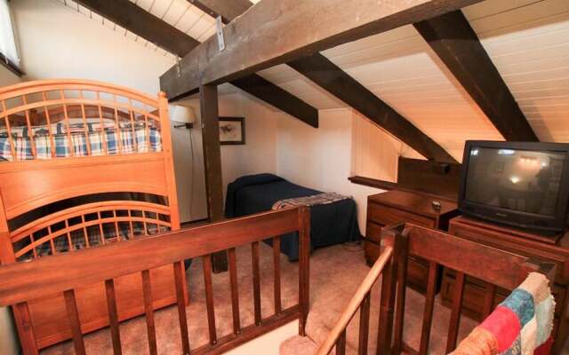 Discovery 4 Condominiums