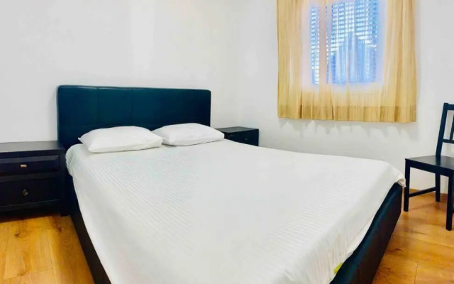 Royal Apartments , Blvd Nitza 8