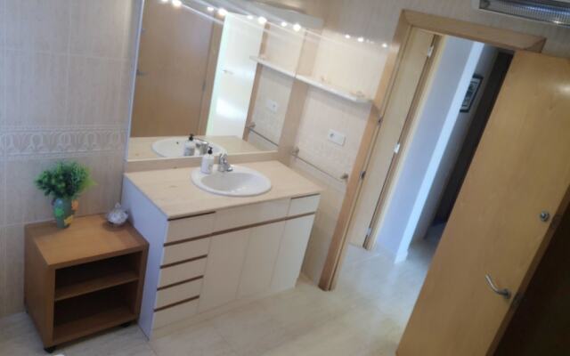 Villa familiar buhardilla piscina y BBQ