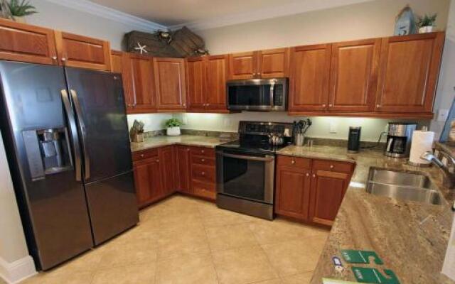 807 Harborview Grande