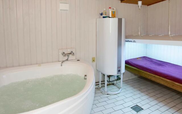 Quaint Holiday Home in Dannemare With Whirlpool