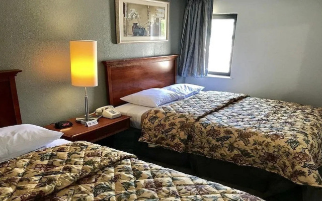 Palace Inn & Suites - Newport News/Jefferson Ave