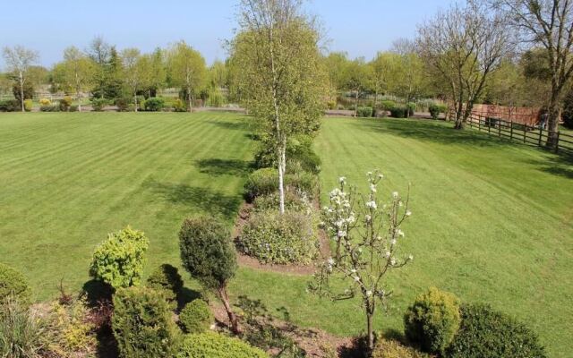 The Pear Tree Inn & Country Hotel