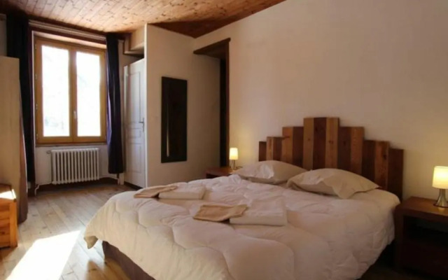 Gîte Le Chambon-sur-Lignon, 9 pièces, 15 personnes - FR-1-582-21