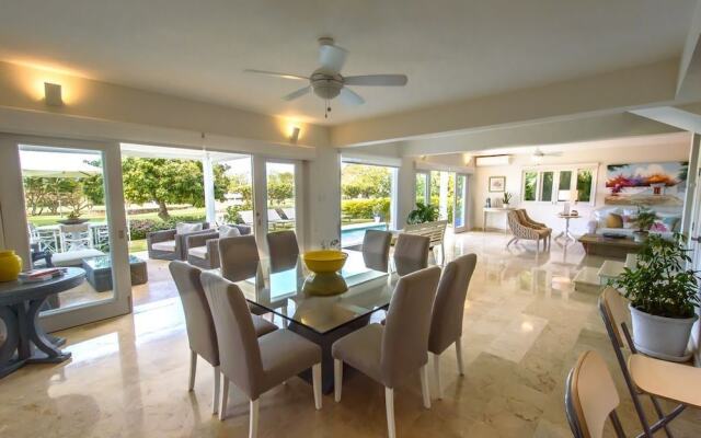 Private Villa with Pool and Golf Cart