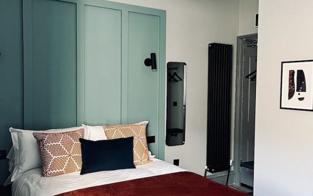 Room in the Borders - 1 Sime Place