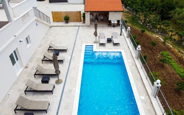 Villa Dragic