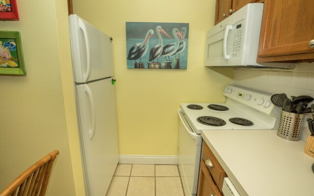 Sandpiper Cove 8245 Studio Bedroom Condo by RedAwning