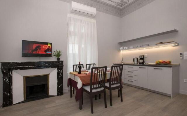 Magnificent Neoclassical Apt in Syntagma by Ghh