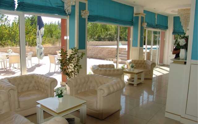 Rubi Aparthotel