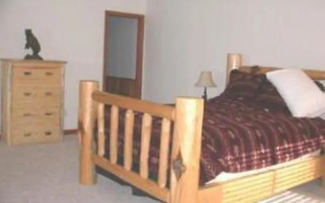 Elk Meadows Lodge