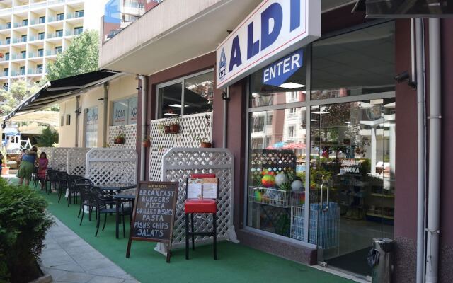 Apartments in Admiral Plaza Aparthotel