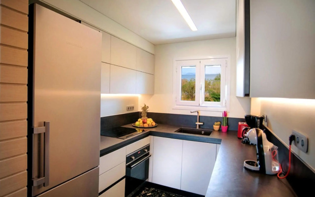 Kavouri Seaside Luxury Bungalow