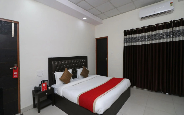 Gold Star Suits By OYO Rooms