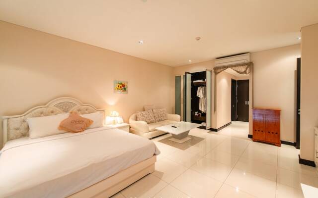 The Costa Serviced Apartment by SeaHoliday