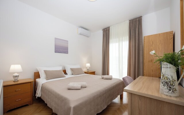 Double bed Room With Private Bathroom and Balcony