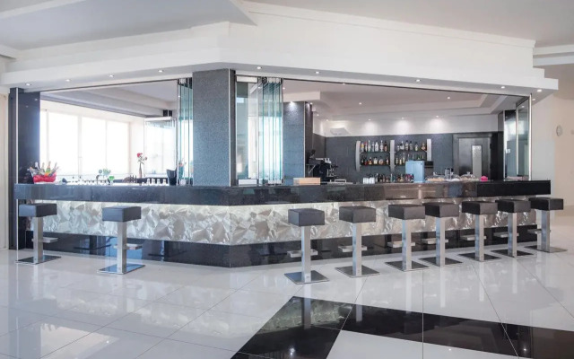 Grand Blue Beach Hotel