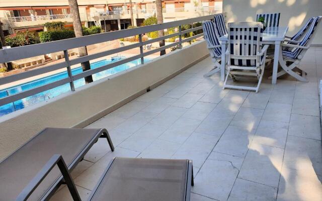Spacious 3 Bedroom 2nd Line Beach Apartment Marbella Center