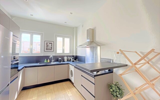 Modern Apartment 20 m from the Sea