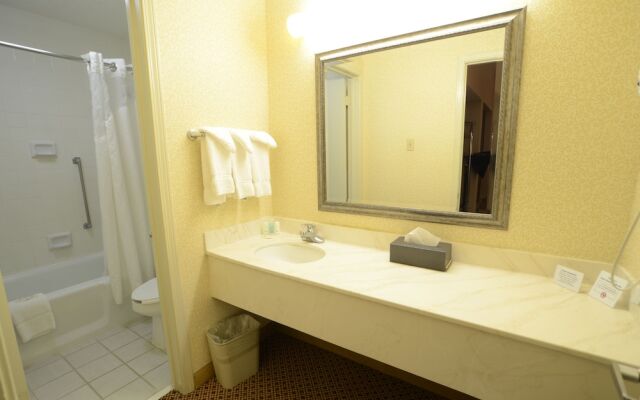 Ashmore Inn and Suites Lubbock