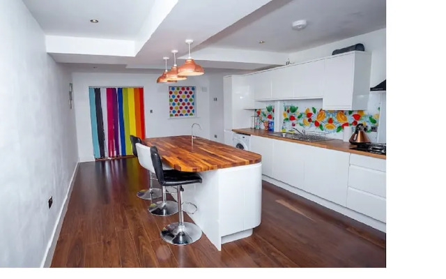 Spacious Home for Groups With Parking