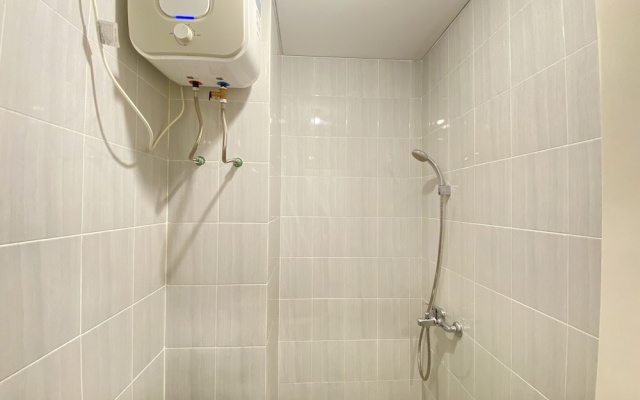 Simply Studio Room Semi Apartment at The Lodge Paskal near BINUS University – Bathroom – Bandung