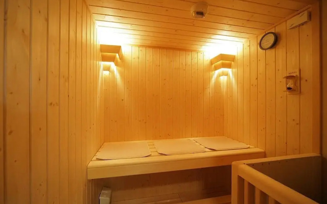 Hagi Royal Intelligent Hotel