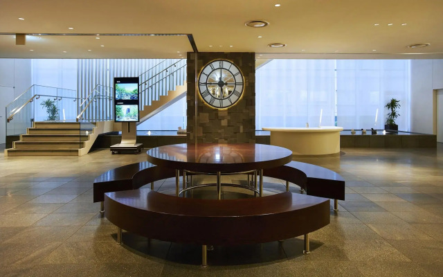 Ours Inn Hankyu