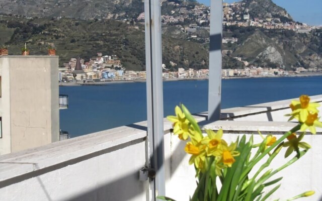 Come In Sicily - Naxos Bay