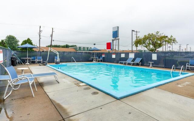 Days Inn by Wyndham New Philadelphia