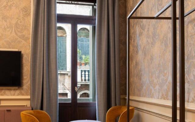 Eight Venezia